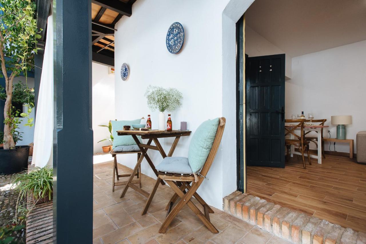 Aitana'S Retreat With Charming Garden Apartment Севиля Екстериор снимка