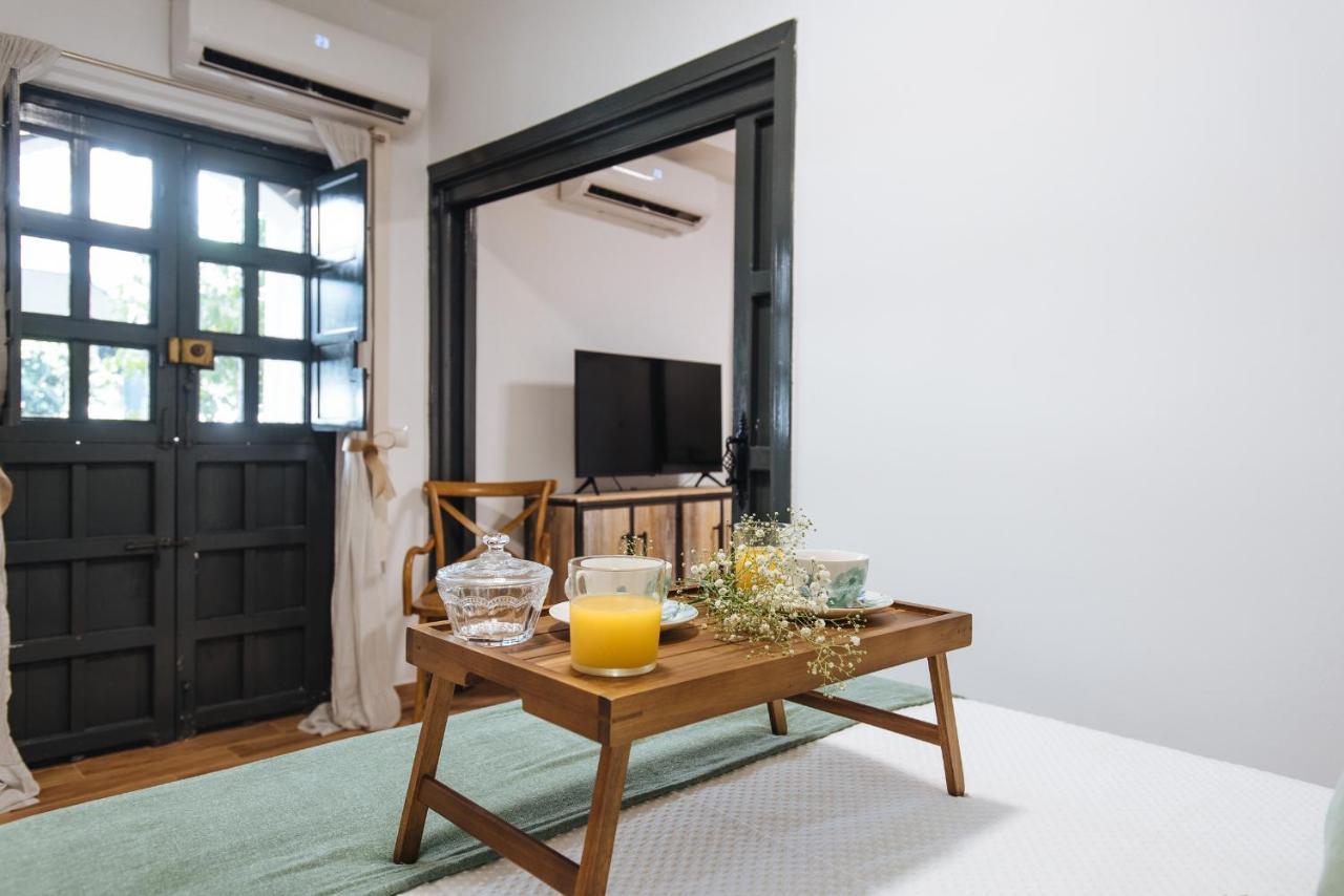 Aitana'S Retreat With Charming Garden Apartment Севиля Екстериор снимка