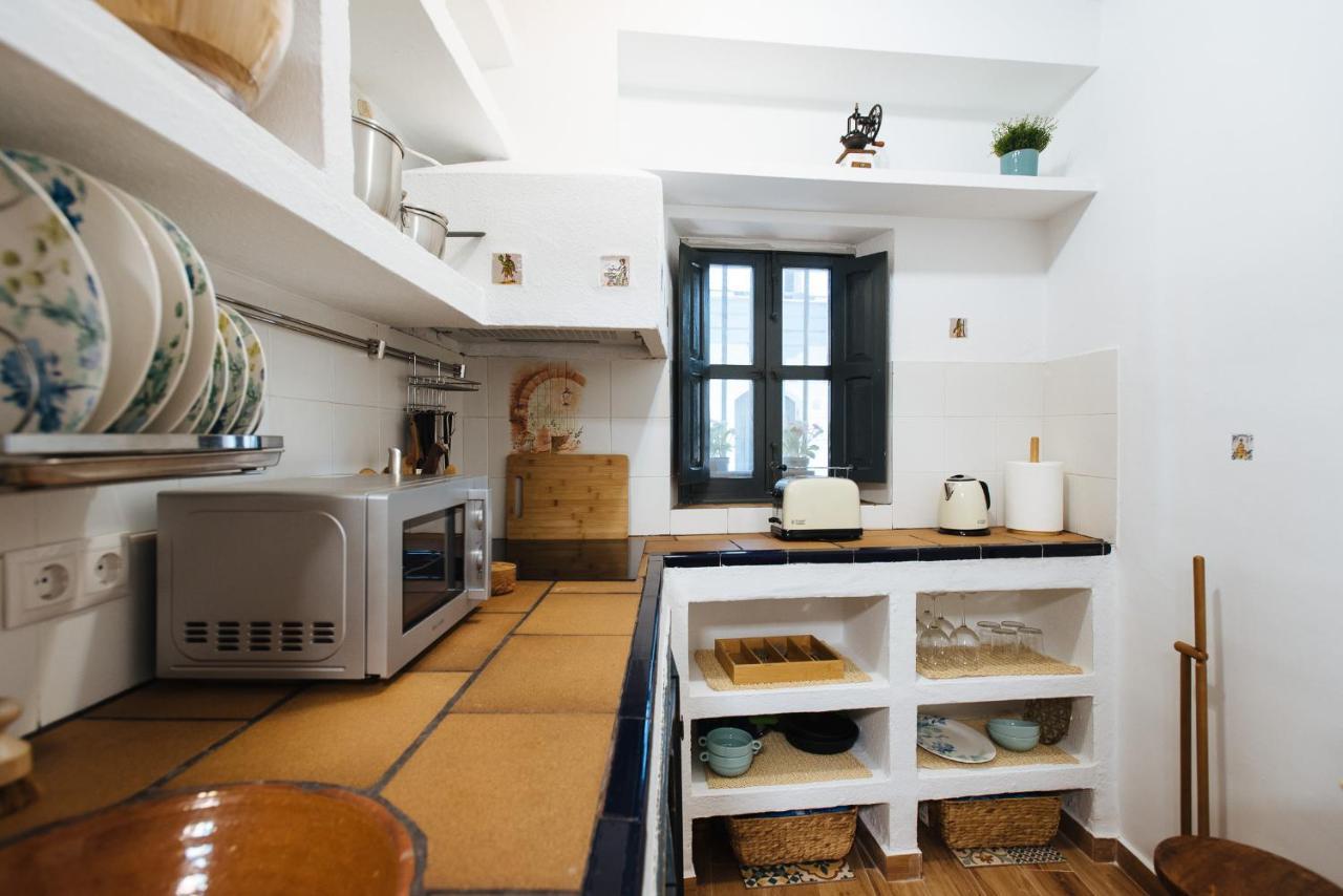 Aitana'S Retreat With Charming Garden Apartment Севиля Екстериор снимка